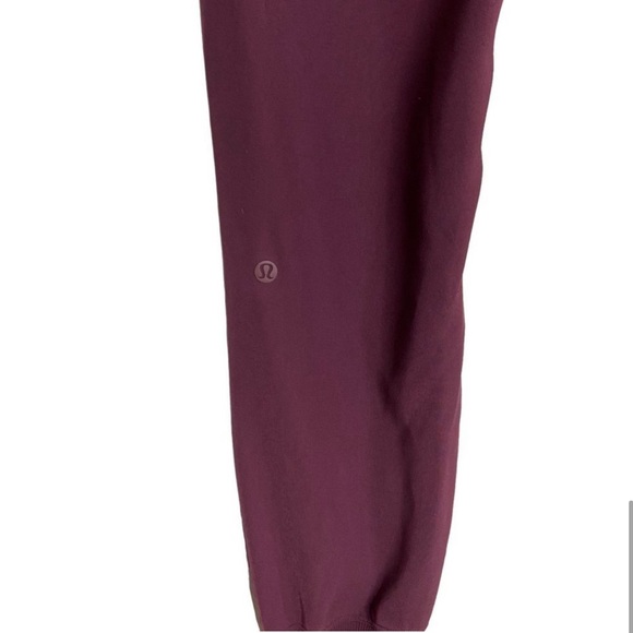 {Lululemon} On the Fly Jogger *Luxtreme 28" in Cassis - Women's 4 - Picture 6 of 7